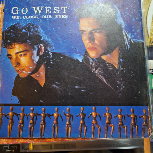 Go West We Close Our Eyes Simple 7" de Epoca VG+