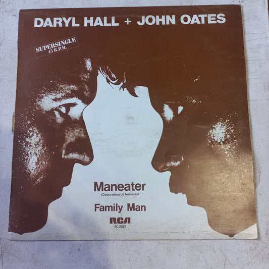 Daryll Hall and John Oates Maneater Maxi VG+De Epoca
